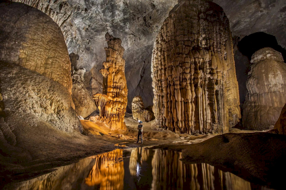 The Hope and Vision Passage showcases the vast scale and awe-inspiring beauty of Son Doong Cave 